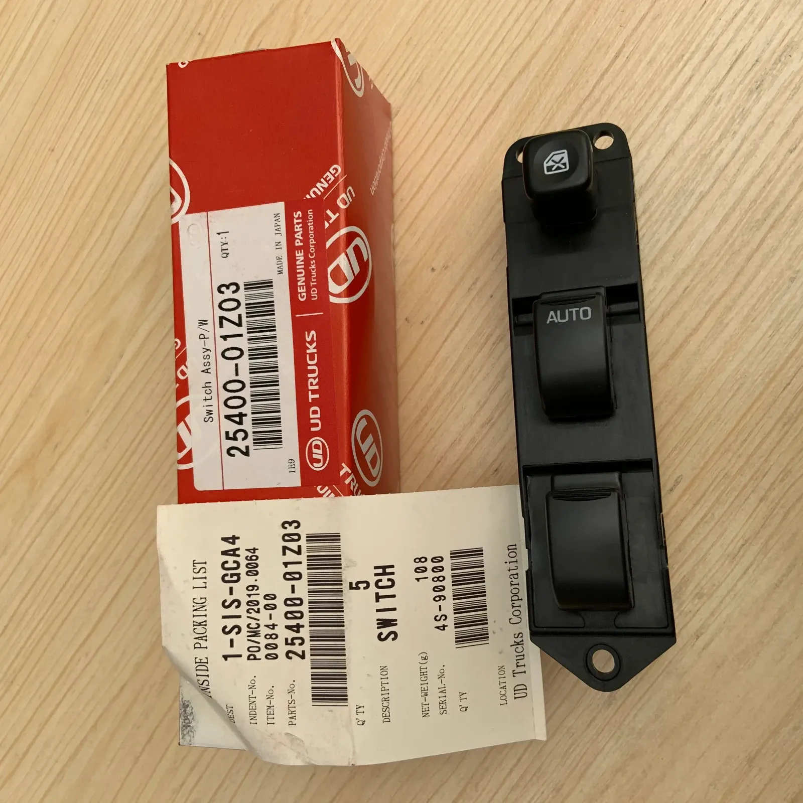 닛산 디젤 UD CD4 쿼온 GE13 트럭 도어 유리 리프터 스위치 25400-01Z03
