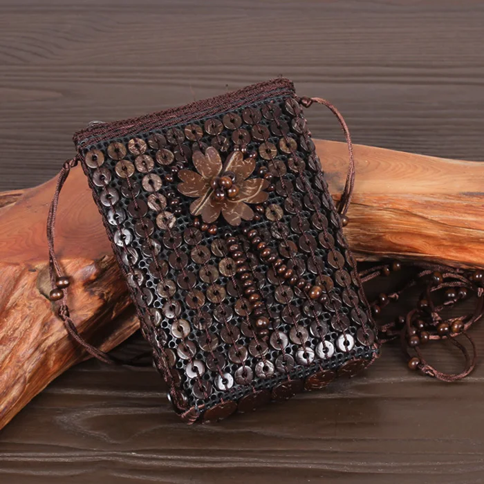 

2023 Vintage Coconut Shell Hollow-out Woven Women's Cross-body Bag Mini Mobile Wallet Personalized Women's Classic Shoulder Bag
