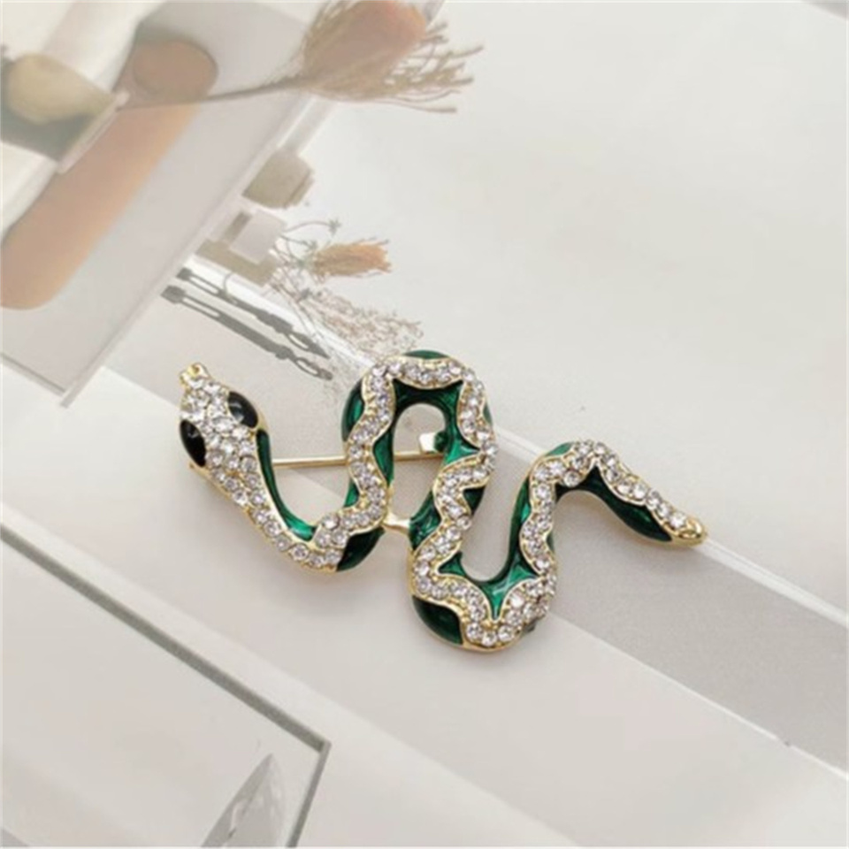 Retro Snake Brooch For Men's And Women's Punk Style Personalized Pin Exquisite Fashion Animal Jewelry Accessories Party Gifts