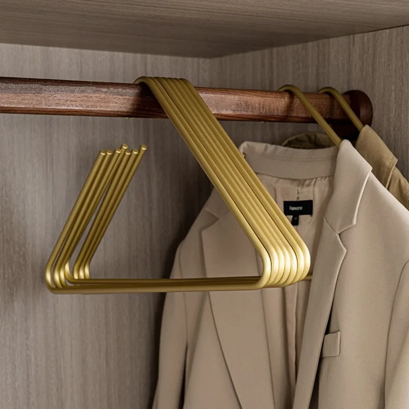 

5pcs Creative Triangle Clothes Hangers Solid Metal for Coat Trousers Drying Rack Wardrobe Organizer Light Luxury Support