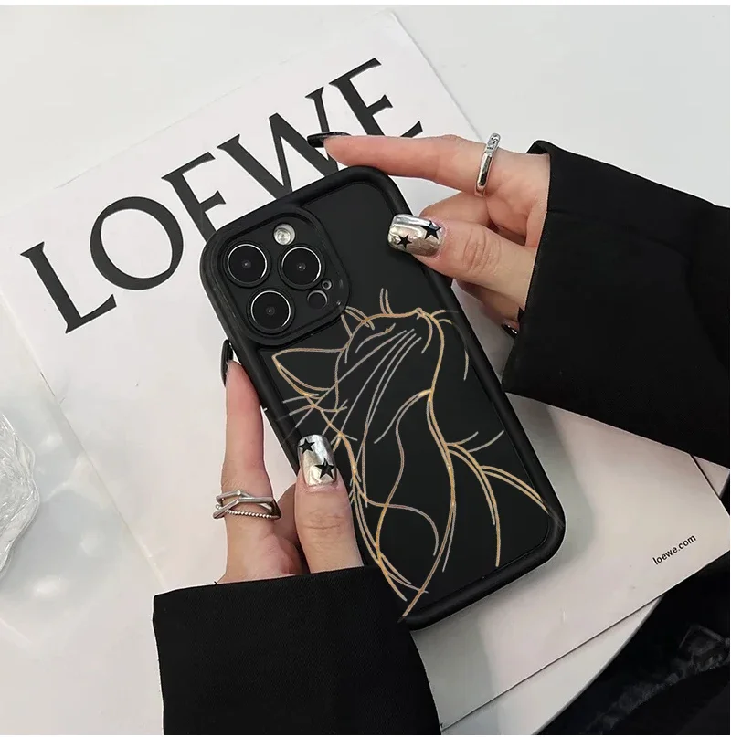 Creative Cute Line Cat Design Phone Case - Stylish Protective Cover