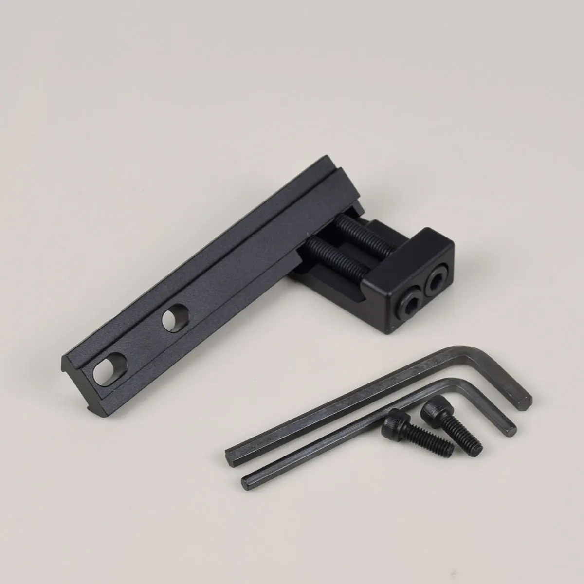 Night Hunting Light Offset Mount for Surefire M300 M600 M300V Tactical Scout Weapon Flashlight Mount on 20mm Picatinny Rail