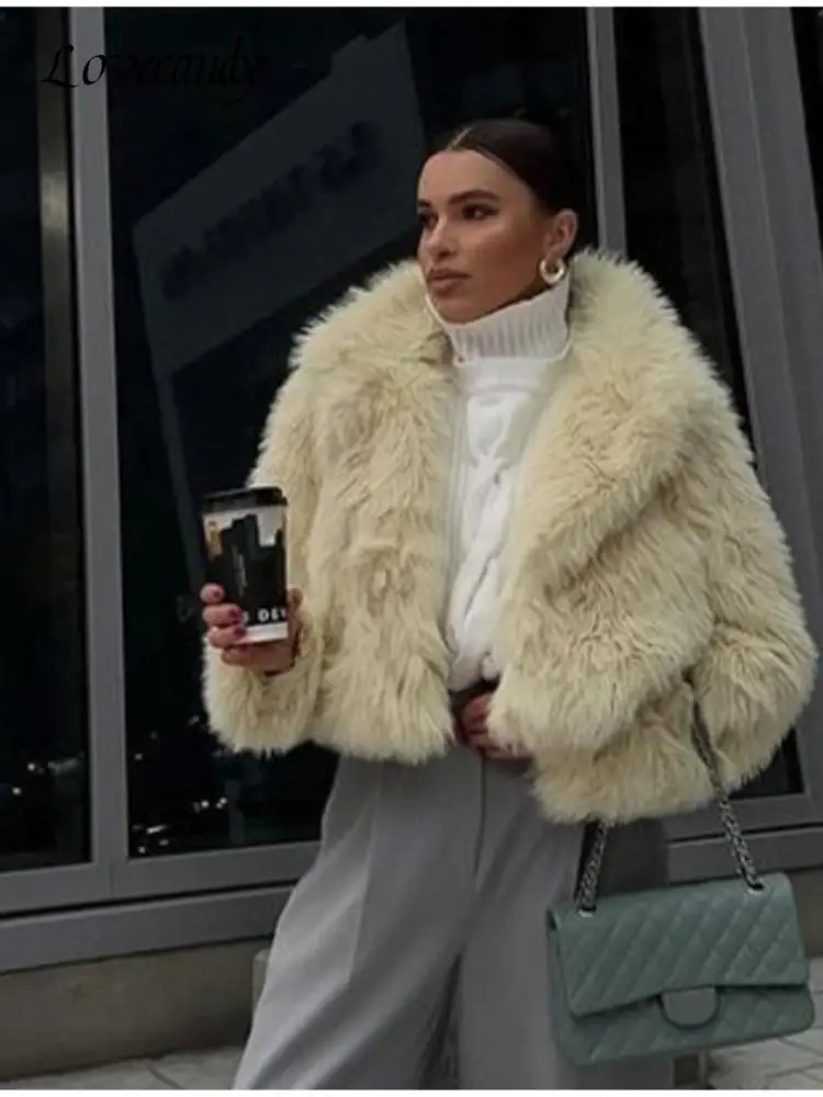 

Women Solid Lapel Long Sleeved Fur Coat Fashion Plush Spliced Short Tunic 2023 Winter Female Casual Loose Highstreet Outerwear