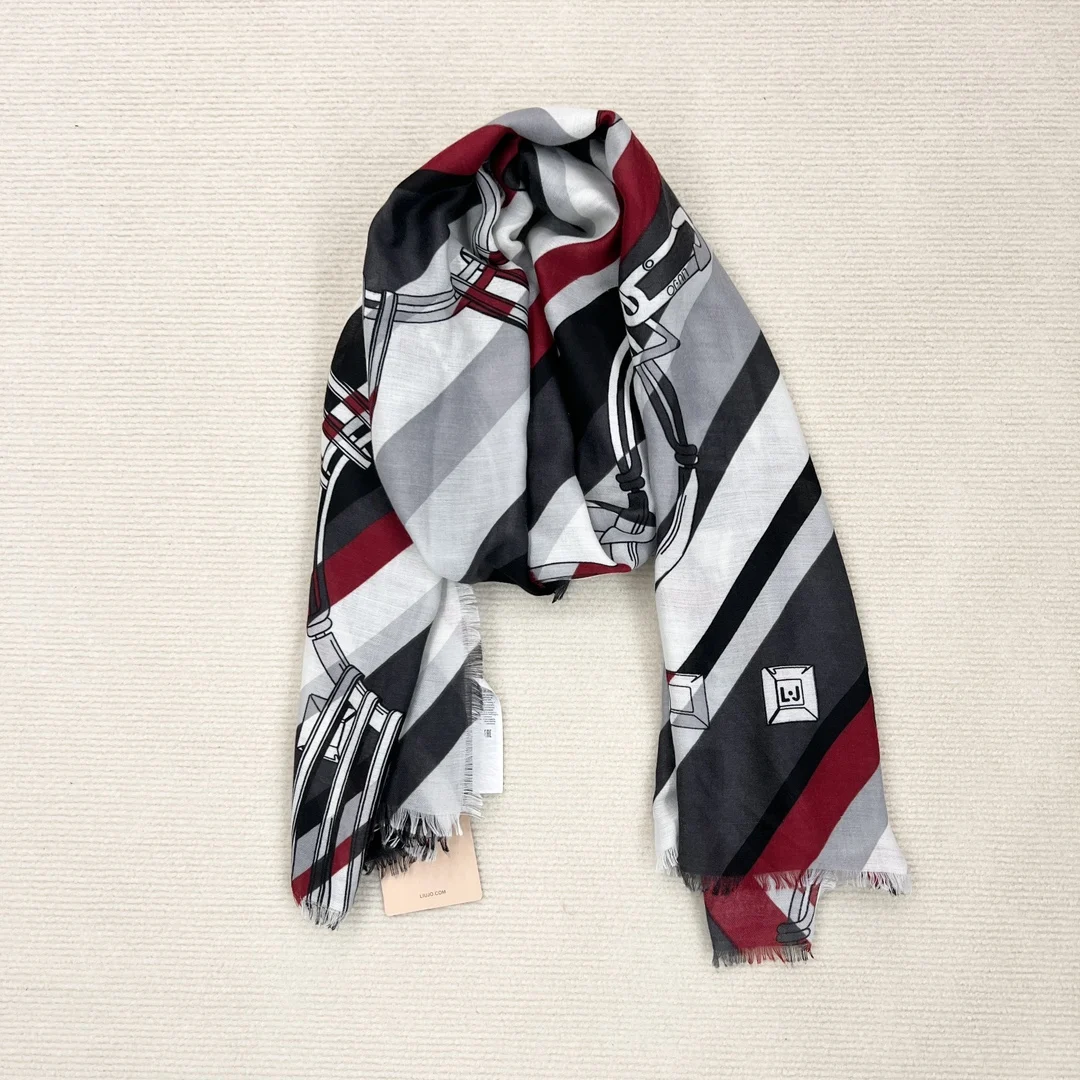Foreign trade original order: Italian fashion brand liu.jo embroidered printed scarf, warm and sun shading, women's scarf shawl 4