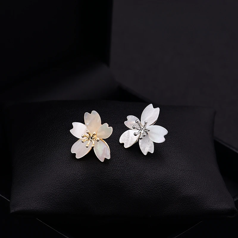Romantic Cherry Blossom Flower Brooch Shirt Anti-Exposure Buckle Cardigan Fixed Decorative Corsage Collar Pin Clasp Jewelry 6034