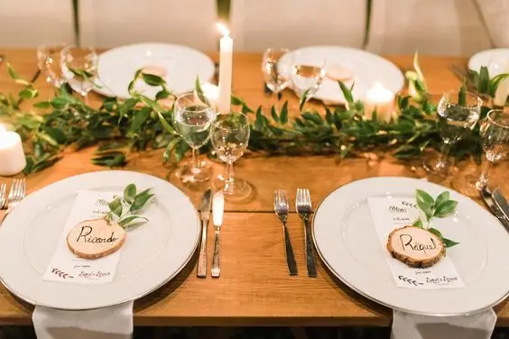 Description Picture 5 of item5/10/20pcs Personalized Wooden Coasters Rustic Table Decor Wedding Table Seating Place Names Engraved Coaster Party Favors