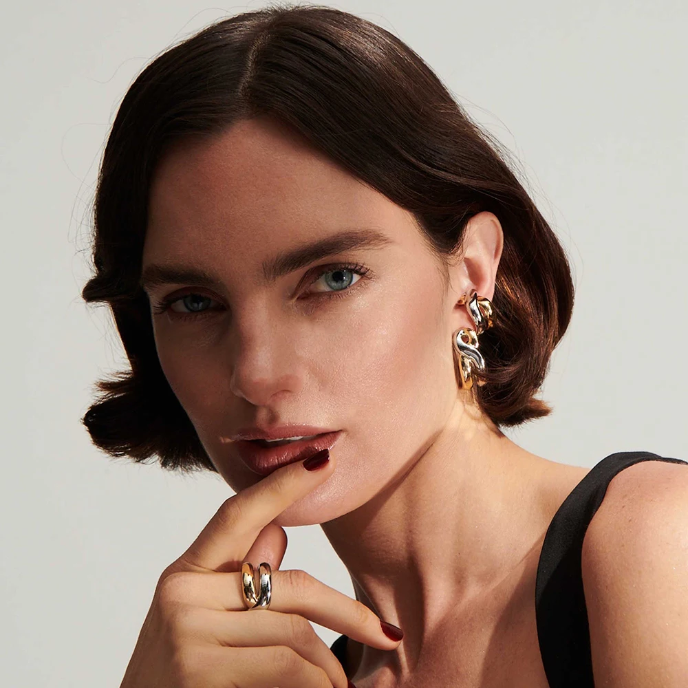 18K Gold Plated Two-tone Double Layer Twist C Shape Hoop Earring Waterproof Hypoallergenic Huggie Earring Statement Jewelry Gift