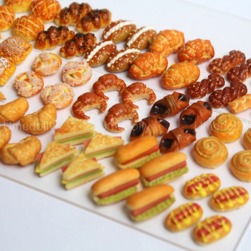 2PCS 1/12 Scale Dollhouse Miniature Bread Mini Hotdog Sandwich Pretend Play Bakery for OB11 Doll Food Toy Kitchen Accessories