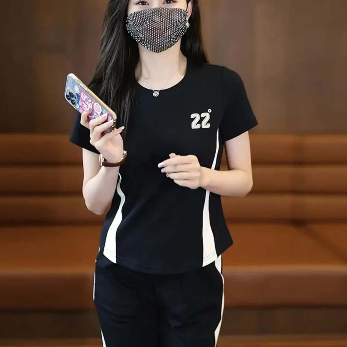캐주얼 스포티 한 여성 정장 2024 새로운 여름 우아한 유행 세련된 연령 감소 짧은 소매 넓은 다리 바지 2 피스 세트