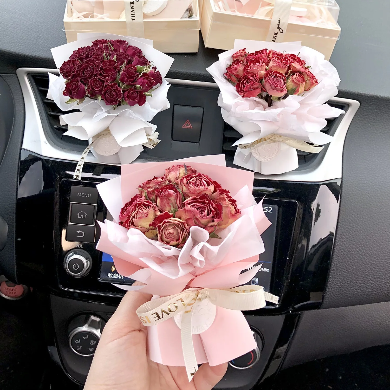 

New Dried Flower Car Air Freshener Automotive Air Conditioning Outlet Perfume For Girls Bouquet Auto Vent Clip Car Accessories