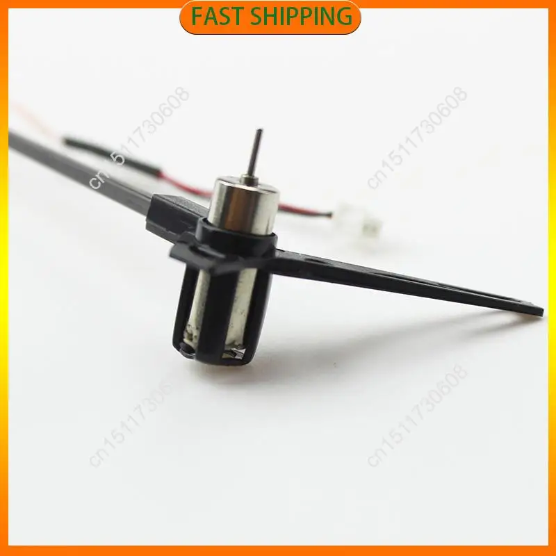 Moteur de queue pour hélicoptère RC Wltoys V911S, V966, V988, XK K100 posé sur fond blanc