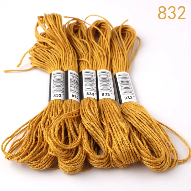 832