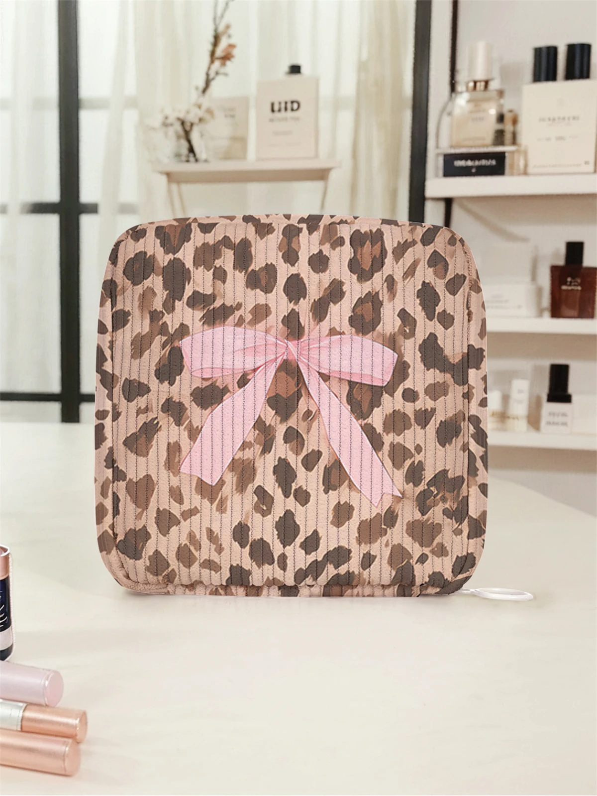 Leopard print bow pattern printed sanitary napkin storage bag, women's lightweight tissue bag, sanitary tissue bag