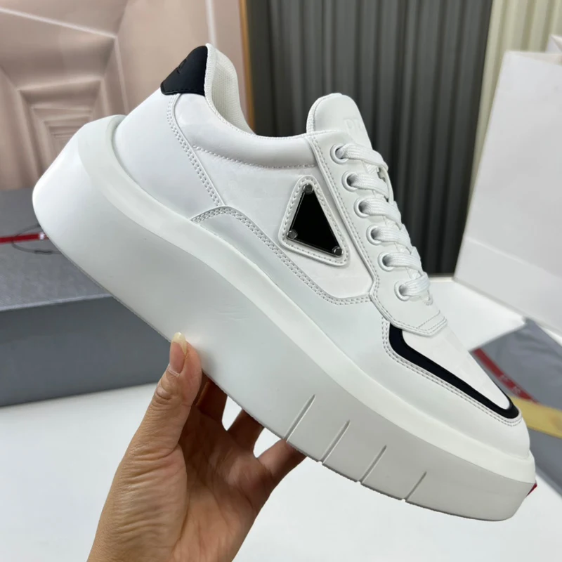 

High-end luxury brand 2024 new men's leather ultra-light thick sole inside increase fashion everything casual lace-up sneakers