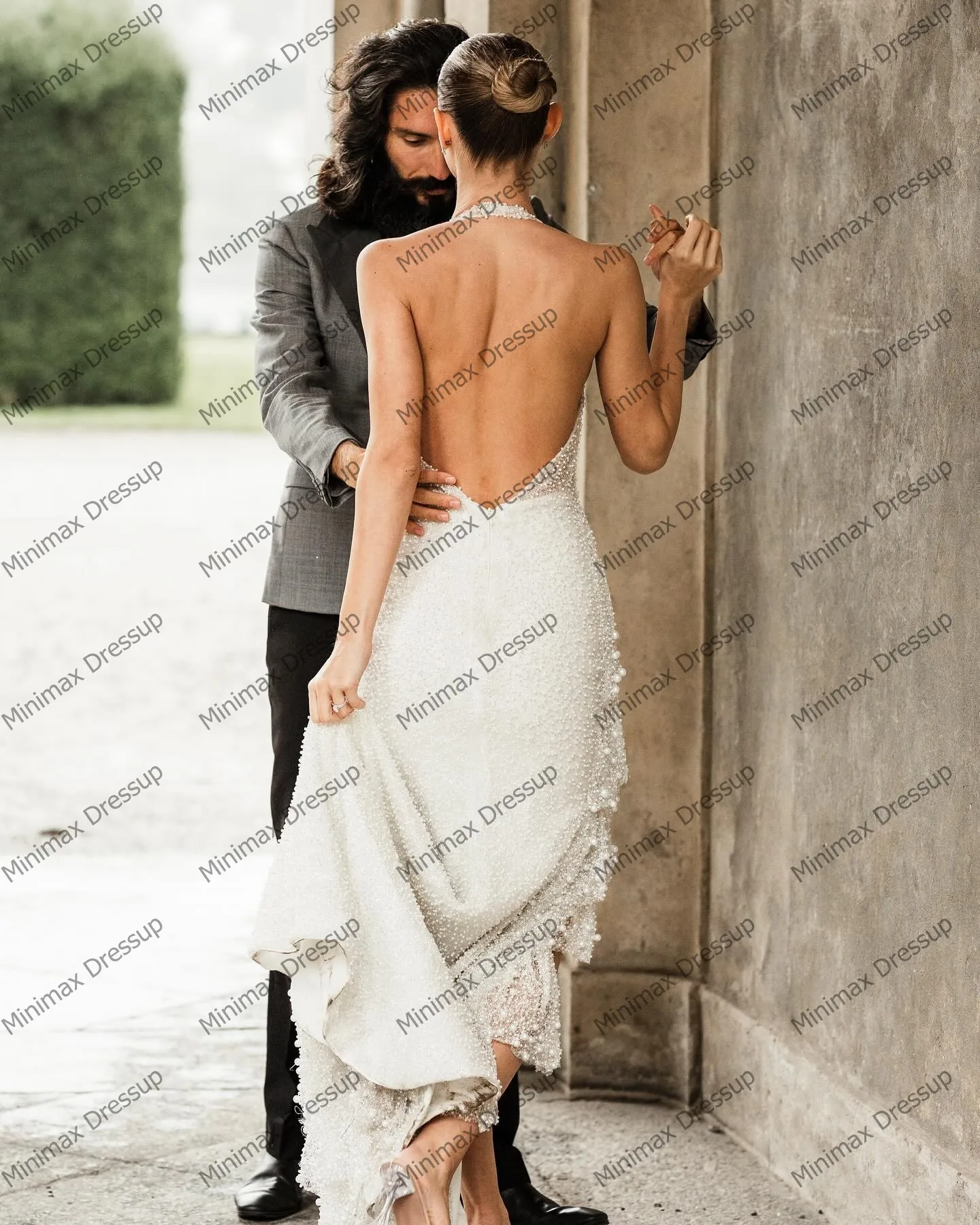 Sexy Backless Pearls Lace Wedding Dress Halter Ruffles Tieres A Line Dubai Bridal Dresses Side Slit Long Prom Party Gowns