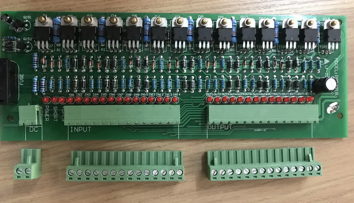 PCB-01B 다이캐스팅 머신, PLC 보호 플레이트, 대형 플레이트, 14 방향 증폭 플레이트