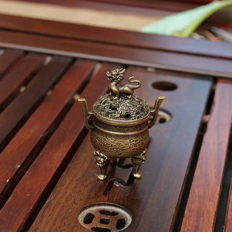 Creative Mini Aromatherapy Furnace, Home Indoor Zen Tea Ceremony Decor, Chinese Metal three legs Shape Small Incense Burner, 1Pc