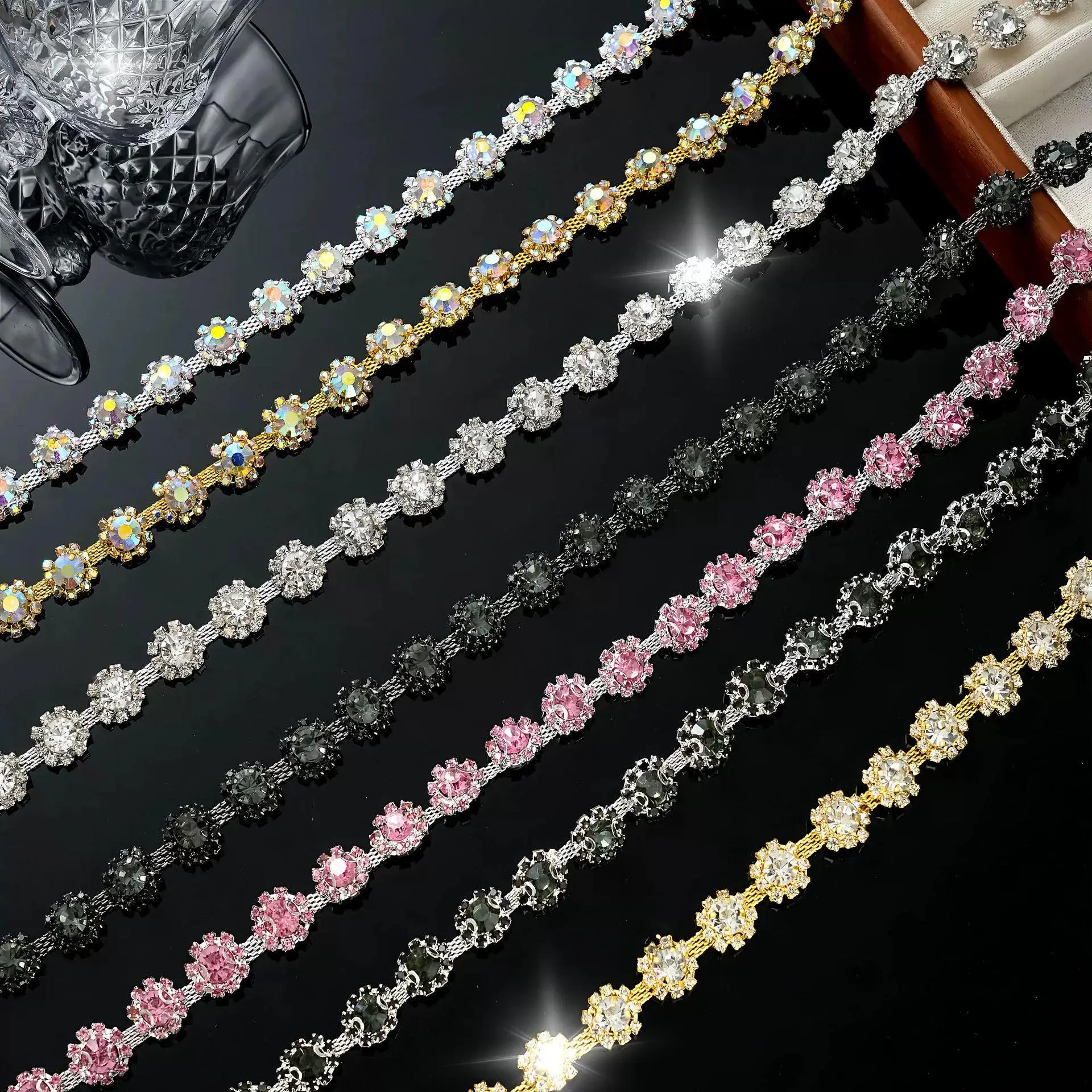 10 Yard Strass-Kette Kristall-Diamant-Accessoires DIY-Basteleien Hochzeitsdekoration Geschenk Sonnenblumenform Glänzendes Strass-Band