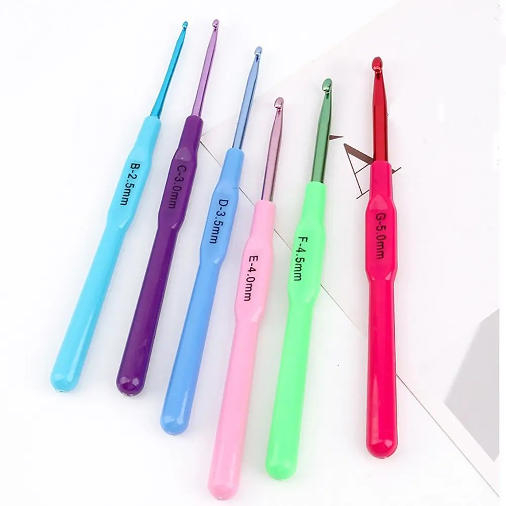 1pc Crochet Hook Knitting Needles Colorful Plastic Handle Aluminum Crochet Hooks Template Knit Needles Weave DIY Crafts