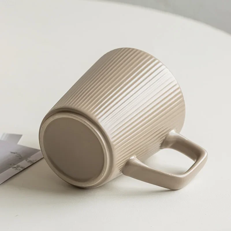 Vintage Style Striped Ceramic Coffee Mug with Handle – High Capacity Breakfast and Beverage Cup