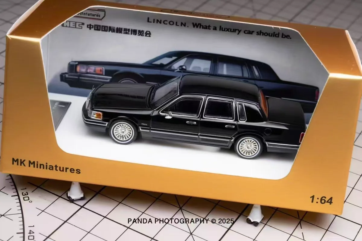 1/64 lincoln towncar 95～97 精密ミニカー 1/64 lincoln towncar 95～97 精密ミニカー 1/64 Lincoln