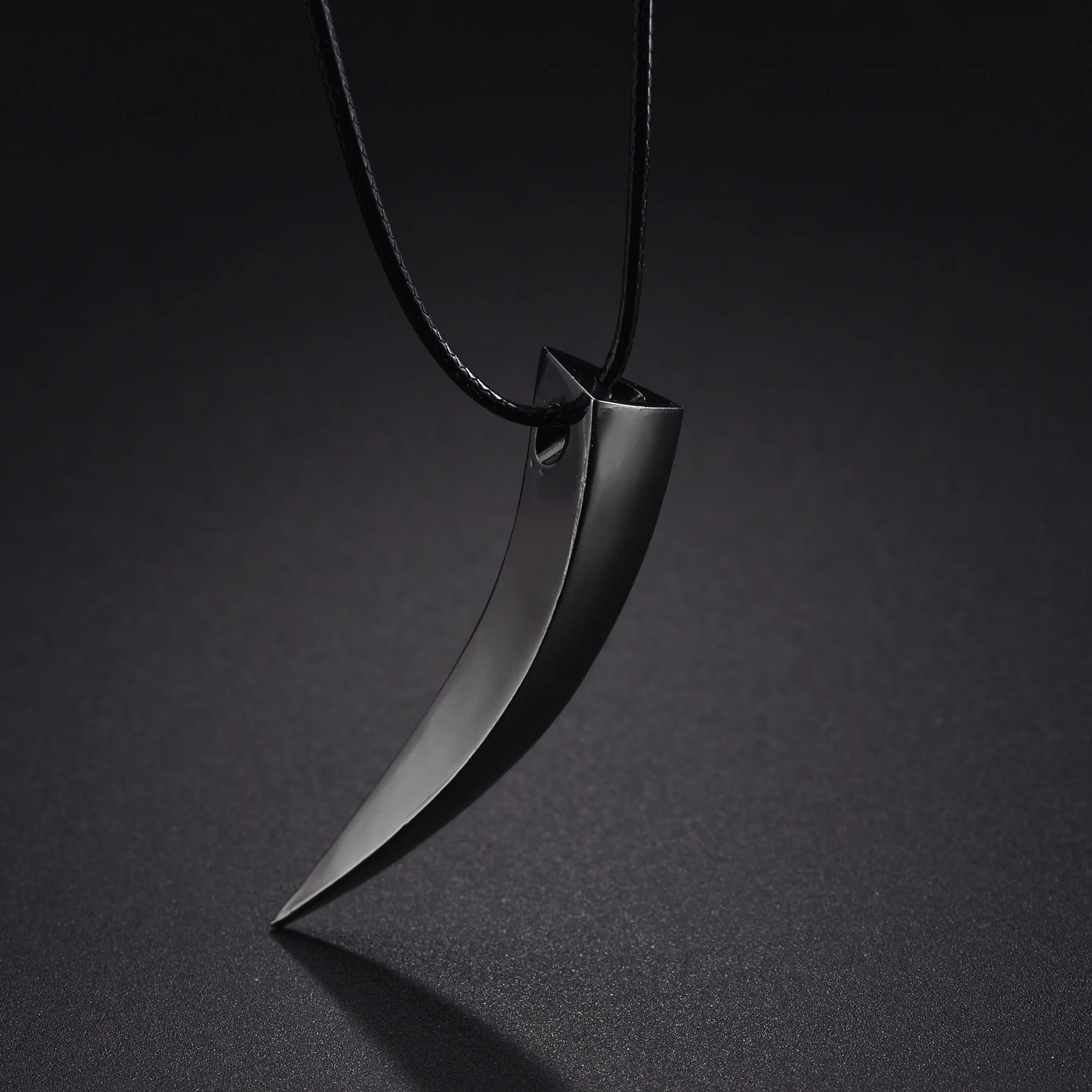 MeMolissa New Trendy Wolf Tooth Shaped Pendant Stainless Steel Necklace For Men Fashion Rope Chain Necklace Jewelry Gift
