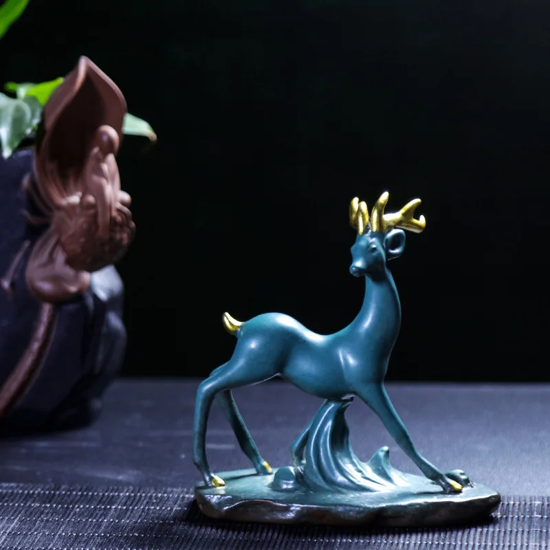 One Deer Accompanying Ceramic Deer Ornaments, Chinese Creative Home Crafts, European Living Room Desktop Ornaments