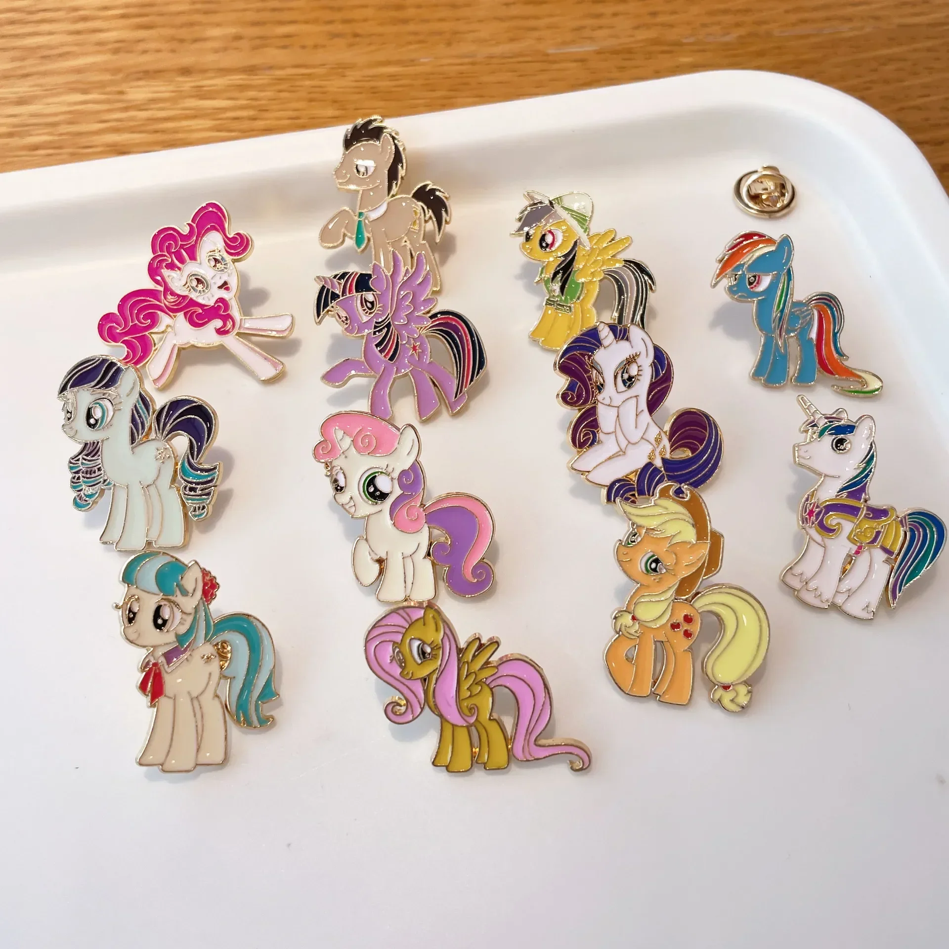 thumbnail image 4 of 1 juego de broches de metal de poni, alfileres de solapa para mochilas, broches de esmalte, broches para niñas, insignias de pino, accesorios de joyería de moda, 4 of 5