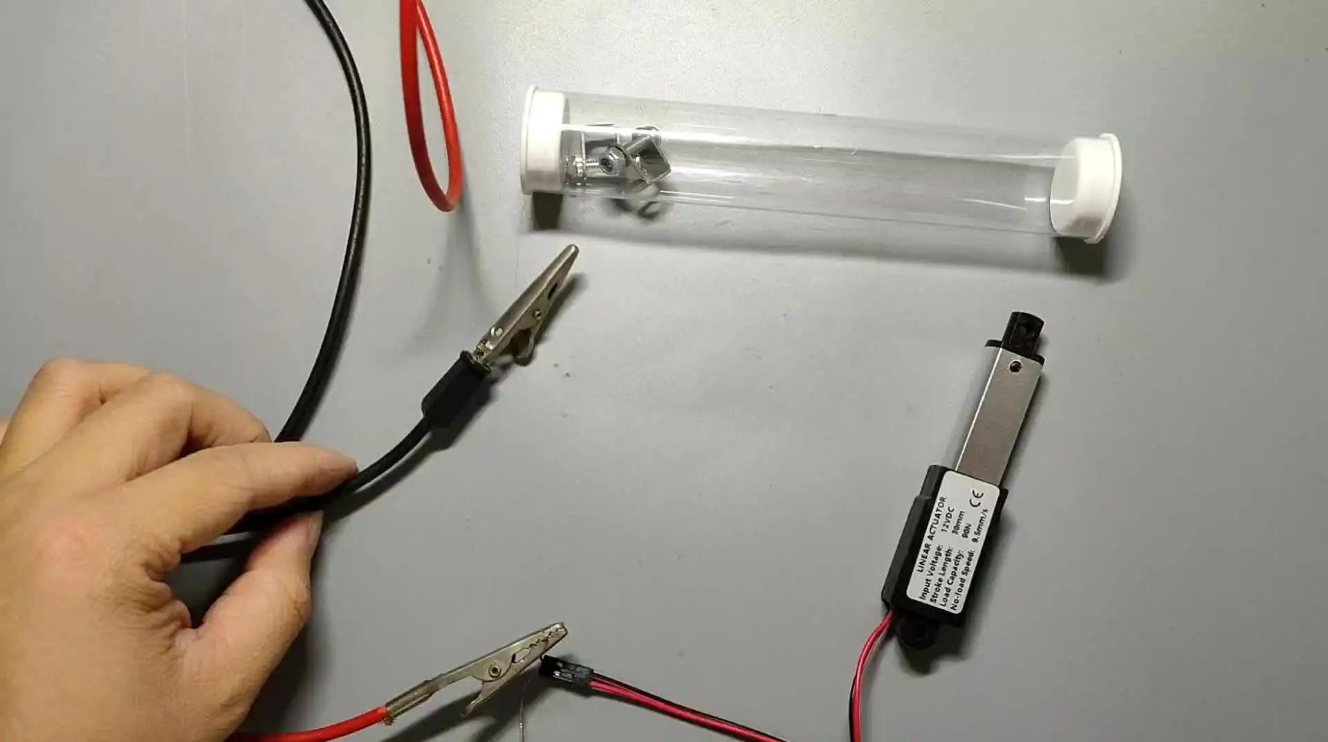 Mini Elektrische Lineaire Actuator 12V, 64N 15 Mm/s Kleine Lineaire Actuator met Montagebeugels, IP54 Waterdichte Bewegingsactuator voor Domotica (21 mm