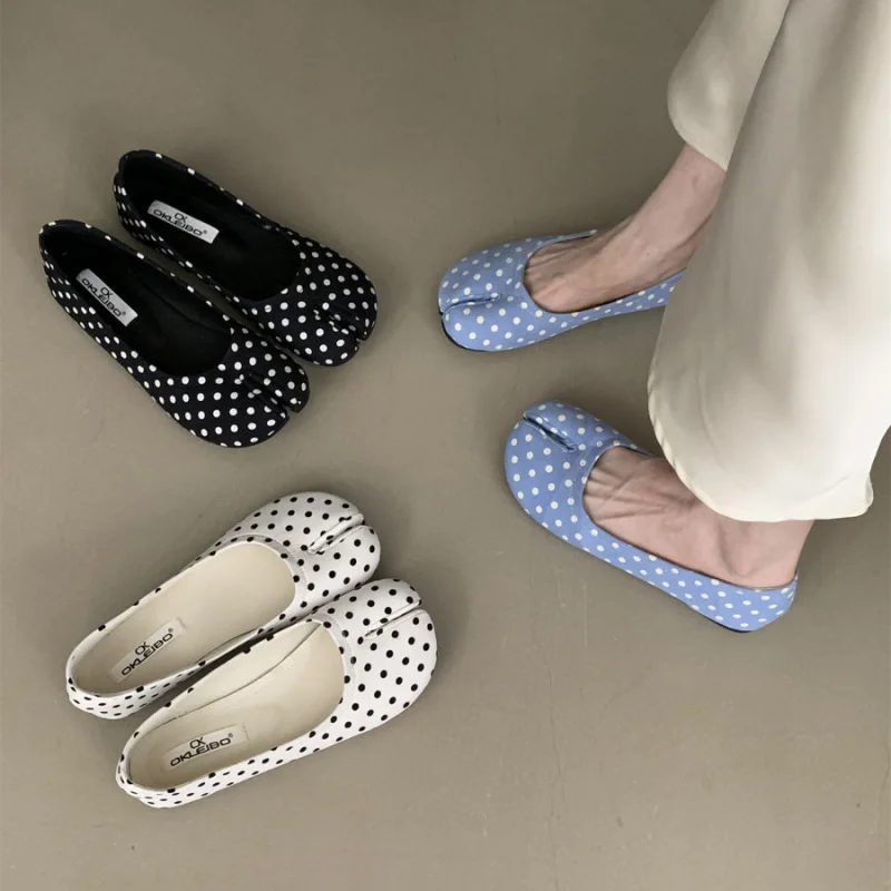 Women's French Style Polka Dot Pig's Hoof Flat Shoes Summer 2025 Trendy Evening Gentle Niche Split Toe Loafers