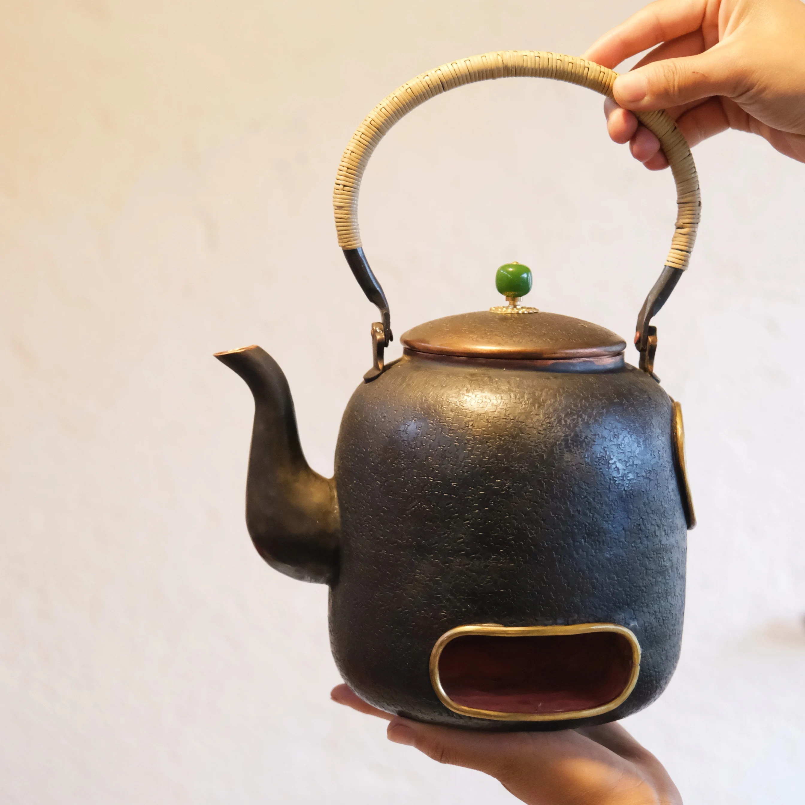 

The product can be customized. Charcoal-fired integrated pot red copper retro rhinoceros dermatoglyphic large kettle made