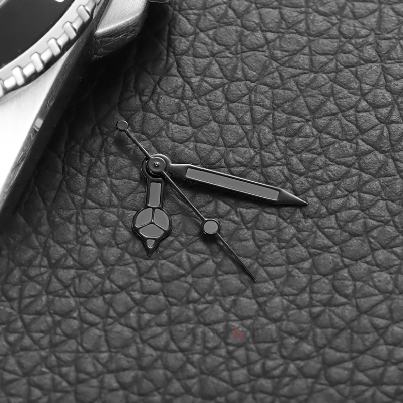 Uhrzeiger für NH35 NH36 4R 7S Uhrwerk, hochwertige schwarze Randnadel, 7,5 x 12 x 12,5 mm, grün leuchtende Taucheruhren, Zeiger – Detail 10