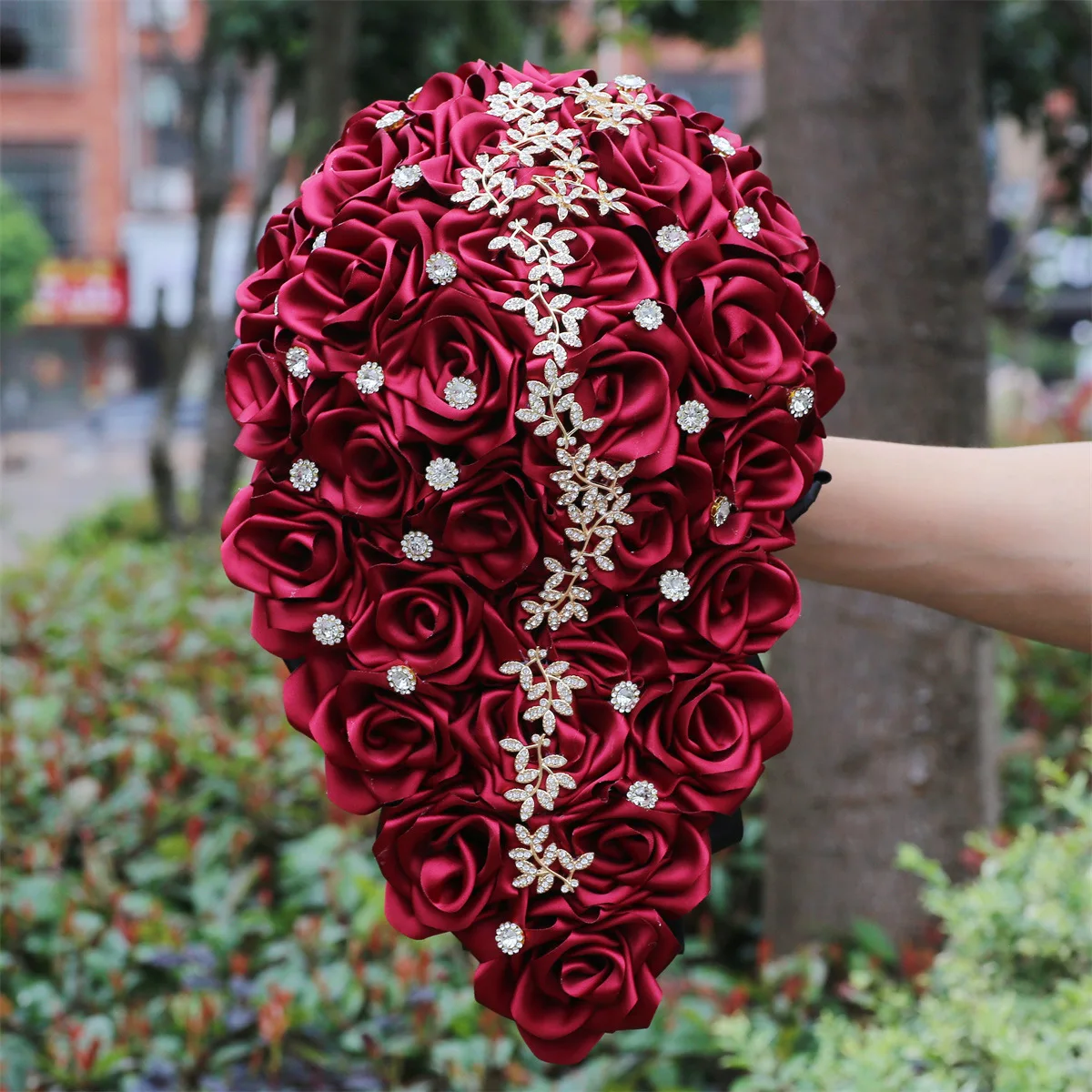 Golden Rhinestone Cascading Bride Bouquet Waterfall Rose Flower Romantic Wedding Party Decoration Confession Wedding Bouquet