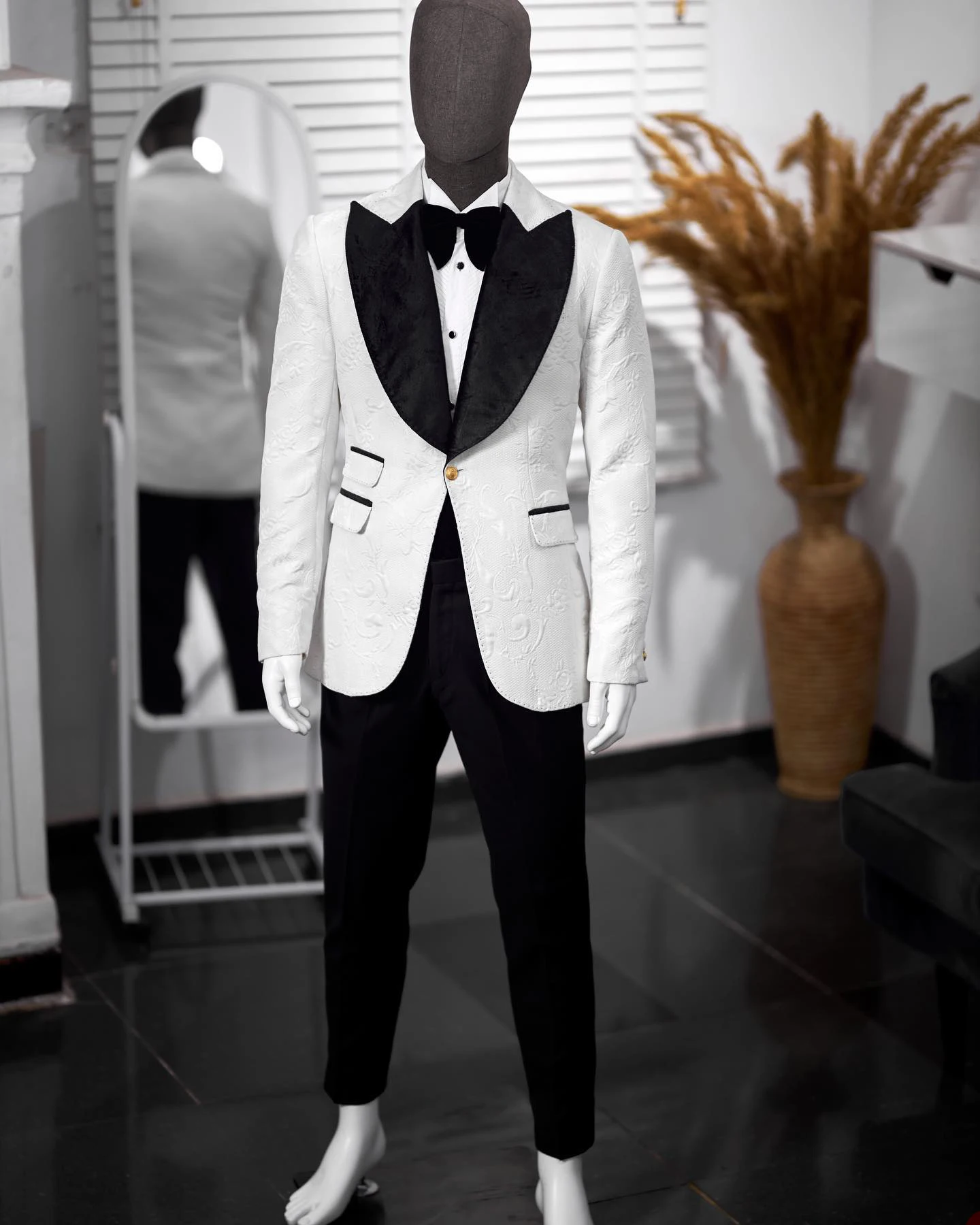 Men's Suits Tailored 2 Pieces Jacquard Blazer Black Pants One Button Wedding Peaked Lapel Velvet Formal Custom Made Plus Size