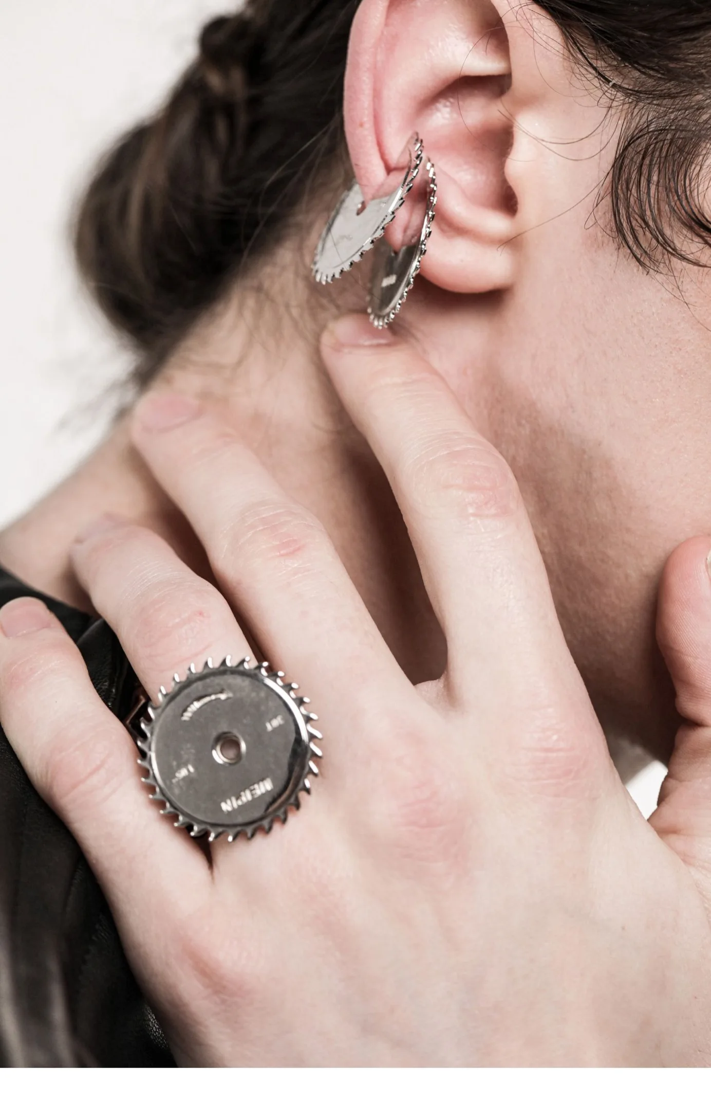【MEJURI】ペーパークリップ オーバーサイズ フープ 関税込 Hiphop Men Clip Earring | Men Clip Ear Piercing | Accessory