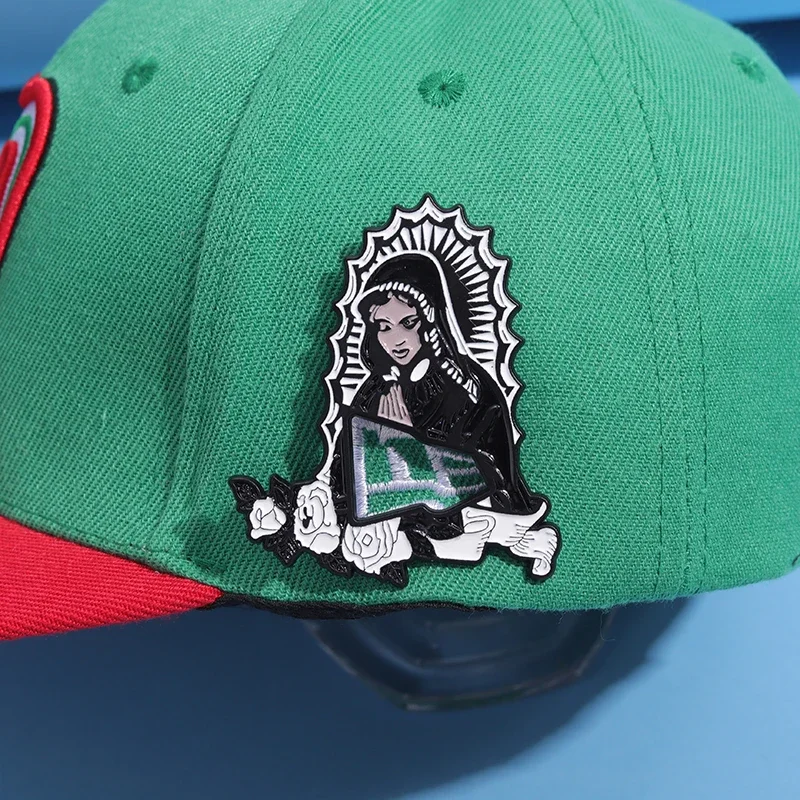 Retro dekorativer Metallhut mexikanische Unsere Liebe Frau von Guadalupe Pins Saint Jude Emaille bemalte Brosche Abzeichen Kleidungszubehör – Detail 5