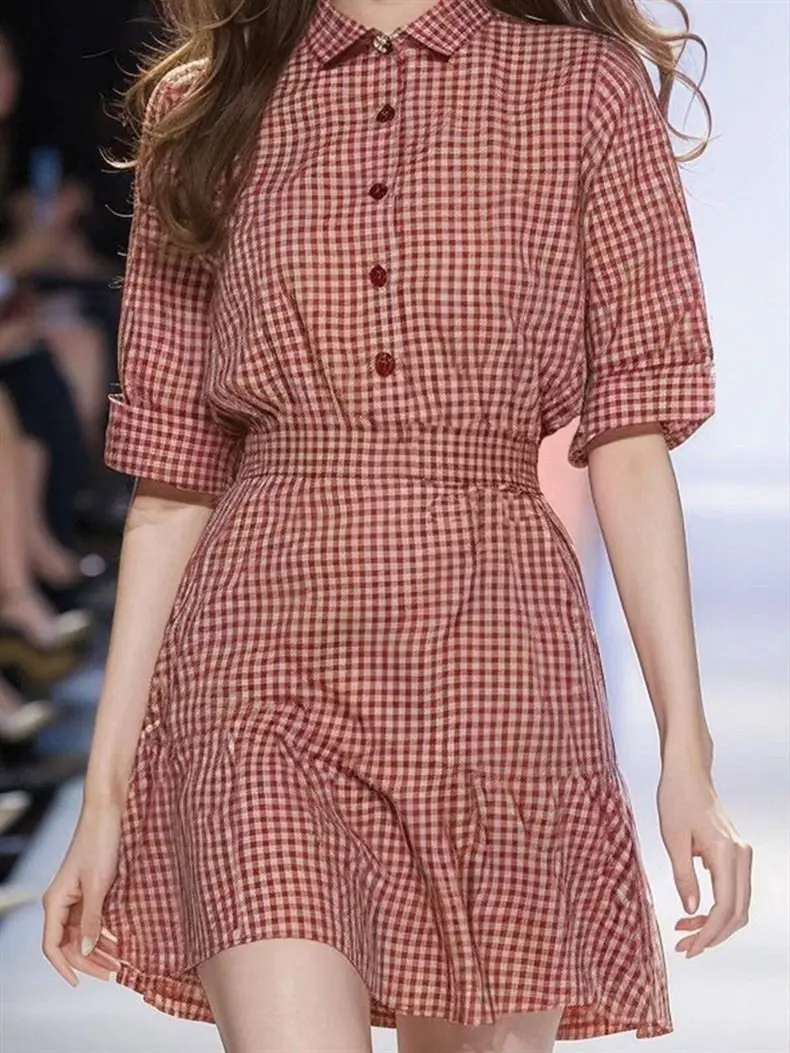 Summer 2025 Retro Red Plaid Waist-Hugging Fashion Dress