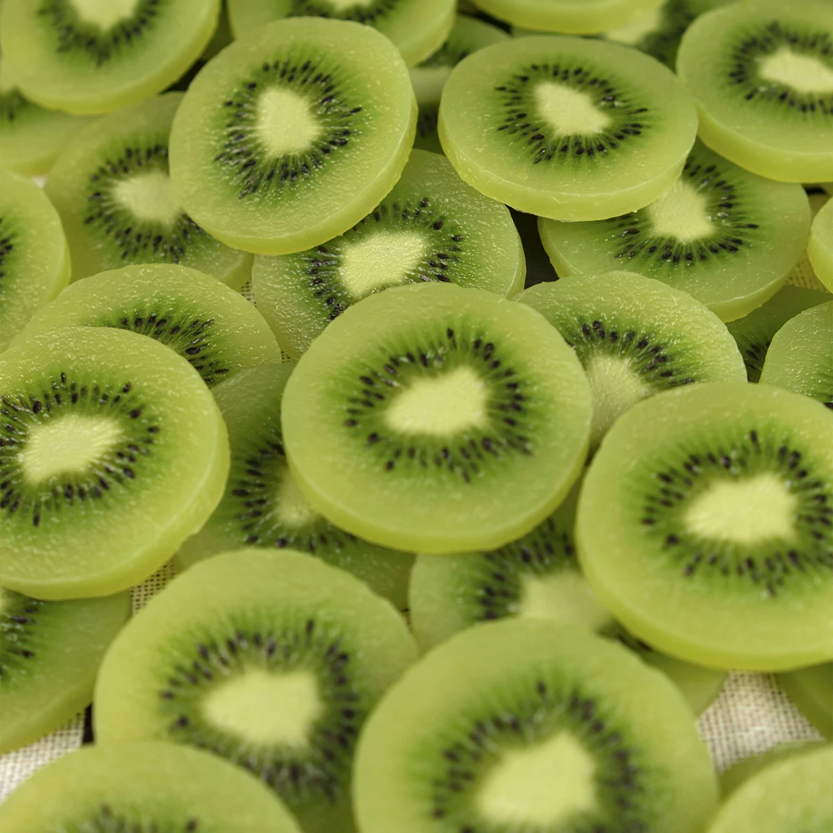 PVC Realistic Kiwi Fruit Slices Prop Display Fresh Artificial Fruits Fake Food Model Peel Skin DIY Candy Real Sample Health artificial fruits and vegetables