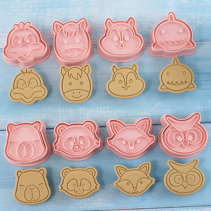 8Pcs/set animal Shape Cookie Cutters Plastic 3D Cartoon Pressable Biscuit Mold Cookie Stamp Kitchen Baking Pastry Bakeware Tool