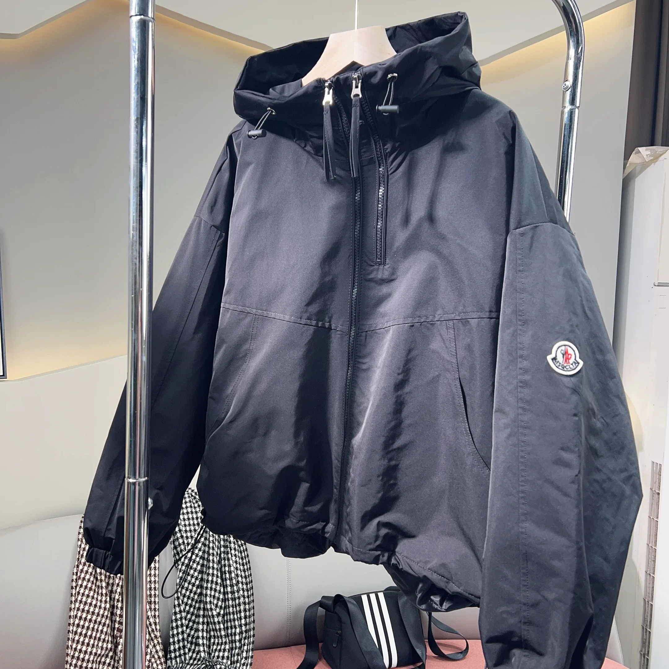 여름 얇은 유행 태양 보호 의류 여성의 새로운 더블 지퍼 캐주얼 자켓 야외 착용을위한 두꺼운 세련된 탑