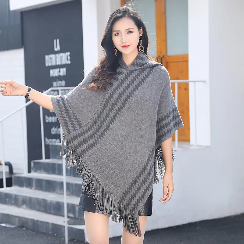 Рисунок 3 - Весенне-осенняя шаль с капюшоном