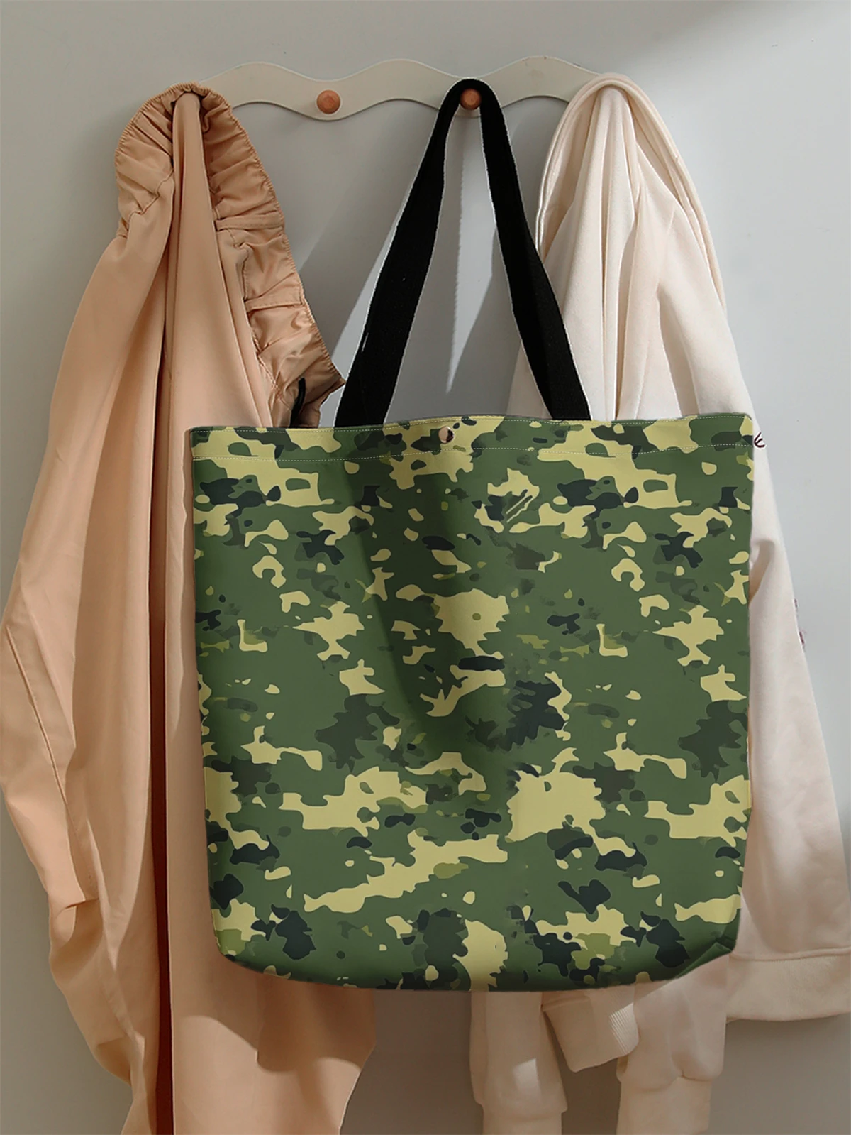1pc， Camouflage pattern handbag, reusable fashionable handbag, multifunctional handbag, printed canvas shopping bag