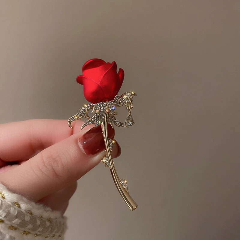 

Red Rose Flower Stylish Brooches For Women Bulk Rhinestone Elegant Enamel Lapel Pins Wedding Party Dress Bowknot Badge Jewelry