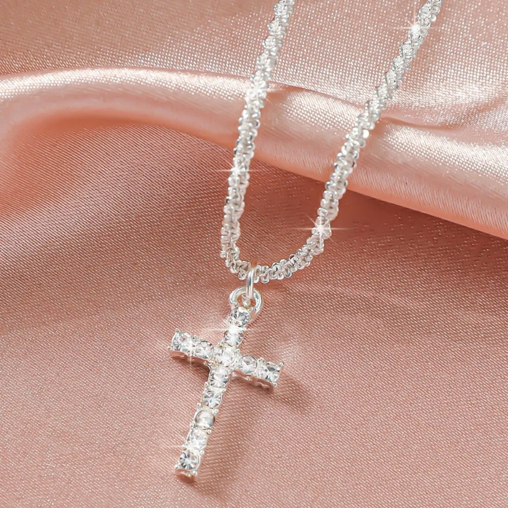 Vintage Luxury Shimmering Cross Pendant Necklace Designe Luxurious Jewelry Women Fashionable Party Gift
