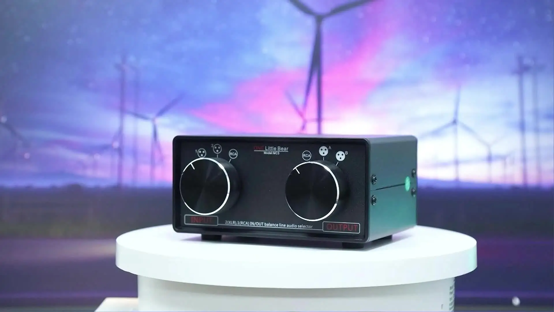 4入力→2出力 パワーアンプとスピーカースイッチャー、細い スピーカースイッチスプリッターパッシブ 切り替え チャンネルあたり最大出力300 4入力→2出力 パワーアンプとスピーカースイッチャー、細い スピーカー