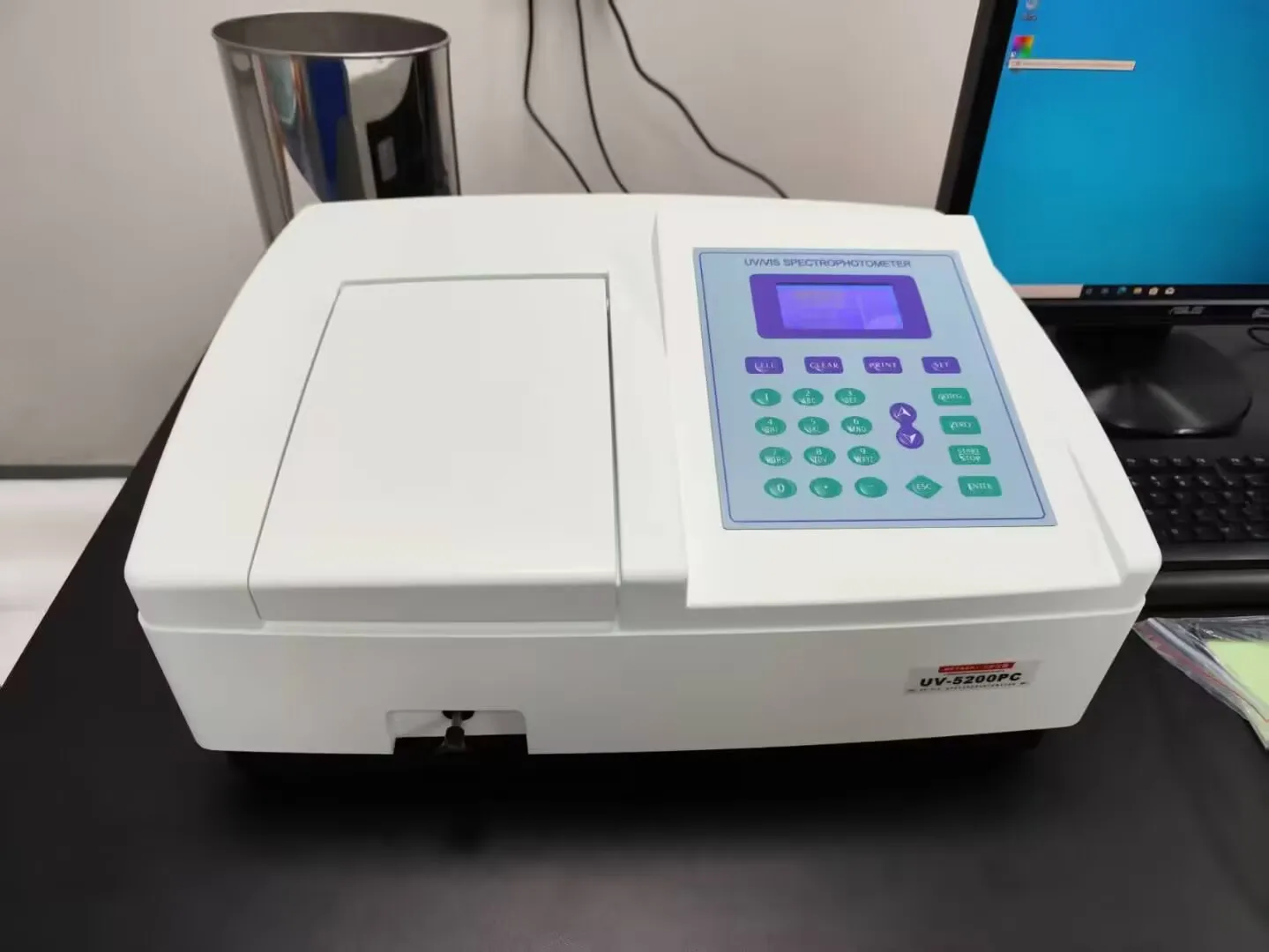 UV-5200PC UV-Visible Spectrophotometer with software