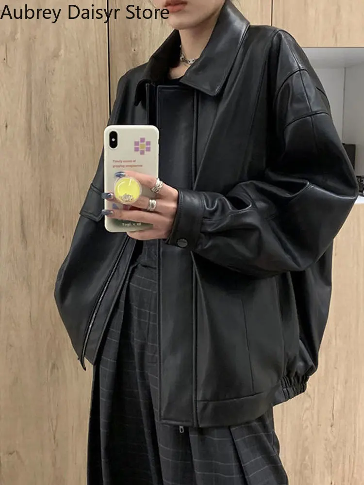 Куртка женская черная из искусственной кожи на молнии