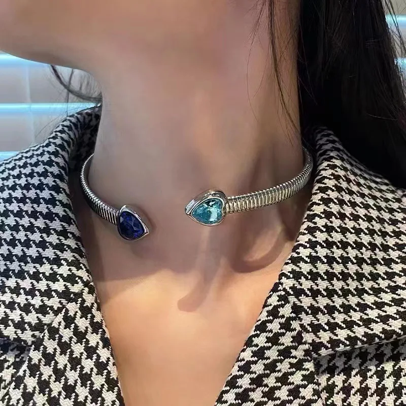 Red Heart Women's Choker Studded with Rhinestones Fashionable Bohemian Style Exaggerated Party Necklace For Woman Jewelry New