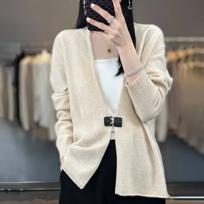 

100% Wool Cardigan Women's V-neck Sweater Fashion Slim Fit Solid Knitted Long Sleeve Women's Coat Sweater Hot Sale in Autumn