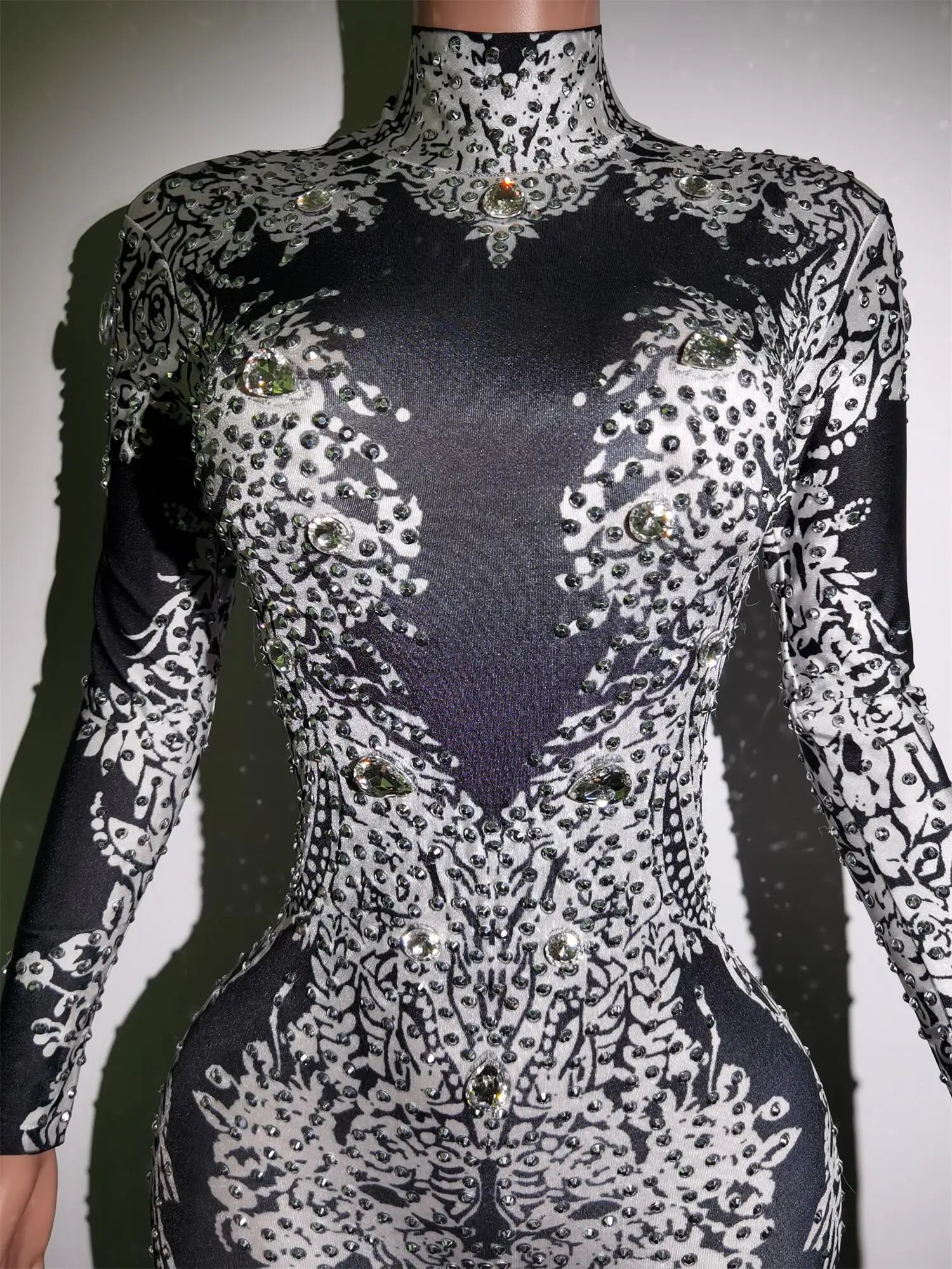 Рисунок 5 - Женское экзотическое танцевальное